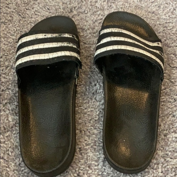 Adidas black and white sandals size 7 - Picture 4 of 4